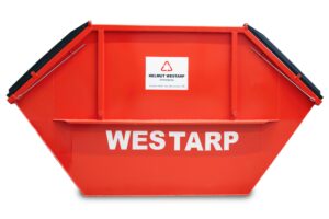 12_m²_roter_muellcontainer_auf_weissem_hintergrund_von_helmut_westarp