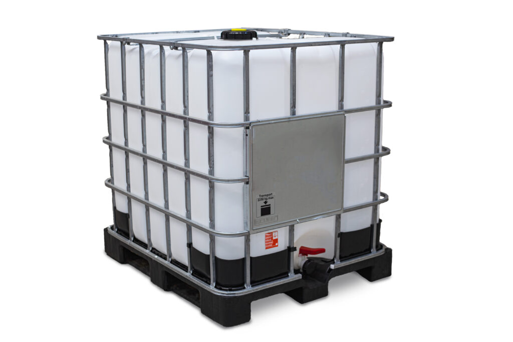 1000_liter_ibc_sondermuellbehaelter_auf_weissem_hintergrund_von_helmut_westarp